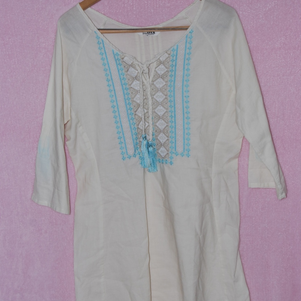 Cream Tunic with blue and tan detailing Size Med